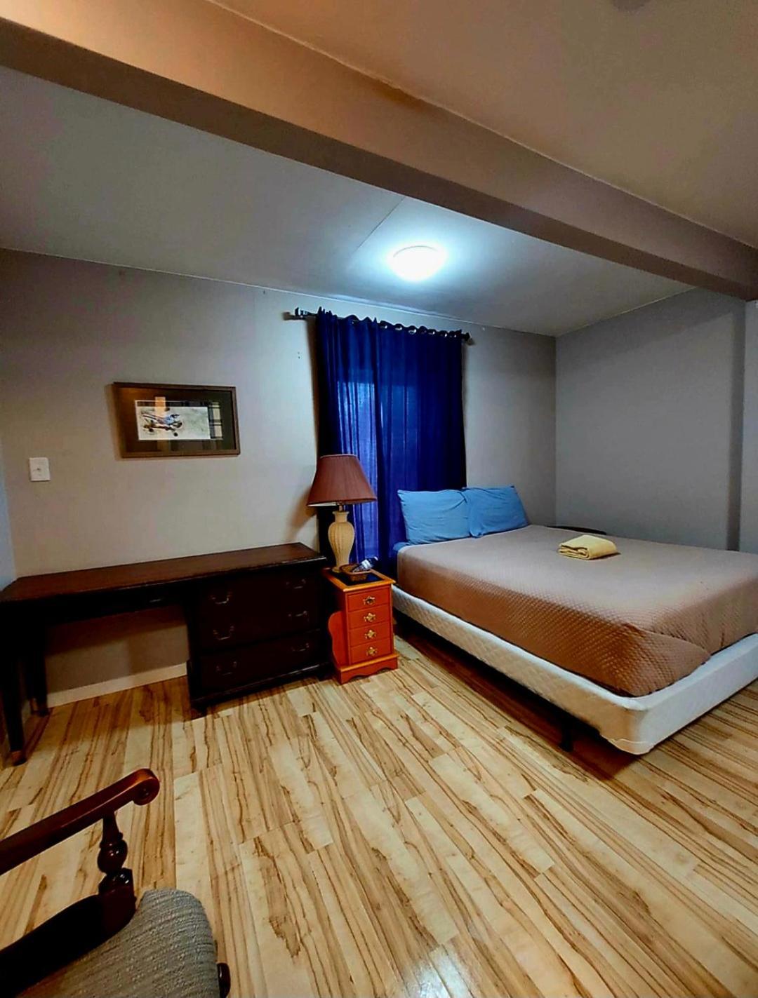 Earthquest Lodge Port Burwell Esterno foto