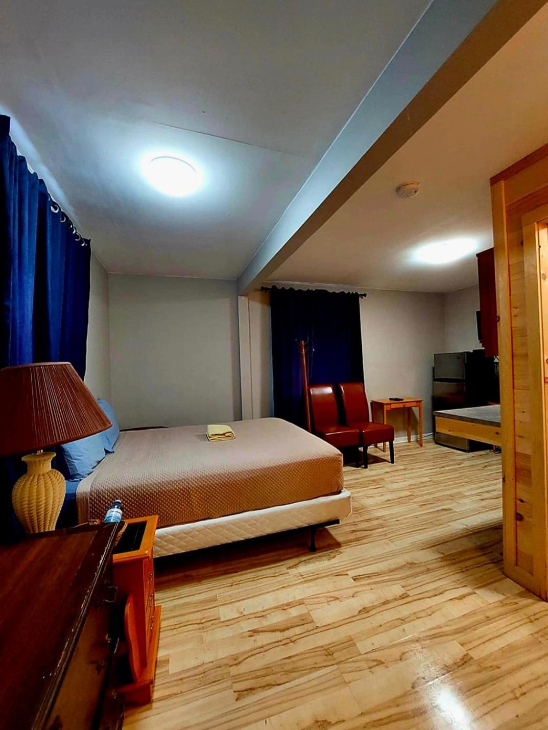 Earthquest Lodge Port Burwell Esterno foto